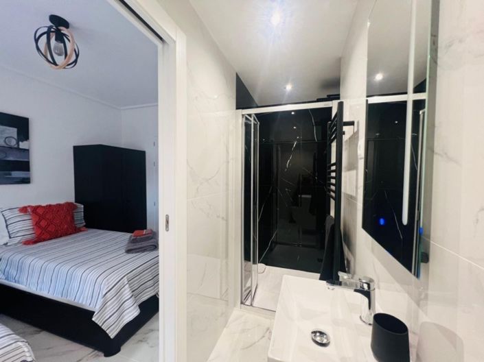 Image No.18-2 Bed Apartment for sale