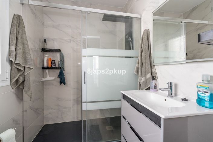 Image No.16-2 Bed Townhouse for sale