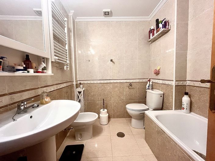 Image No.20-2 Bed Apartment for sale