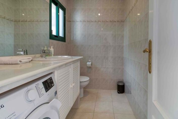 Image No.37-3 Bed Semi-Detached for sale