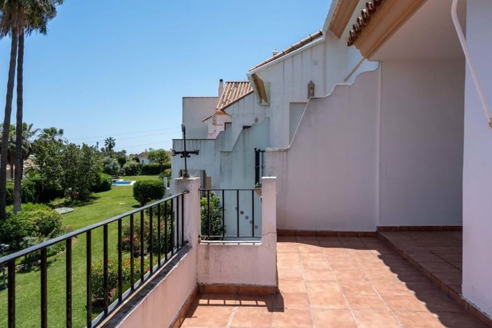 Image No.11-4 Bed Townhouse for sale