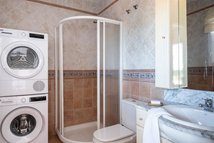 Image No.12-4 Bed Townhouse for sale