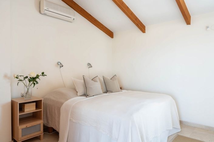 Image No.18-4 Bed Townhouse for sale