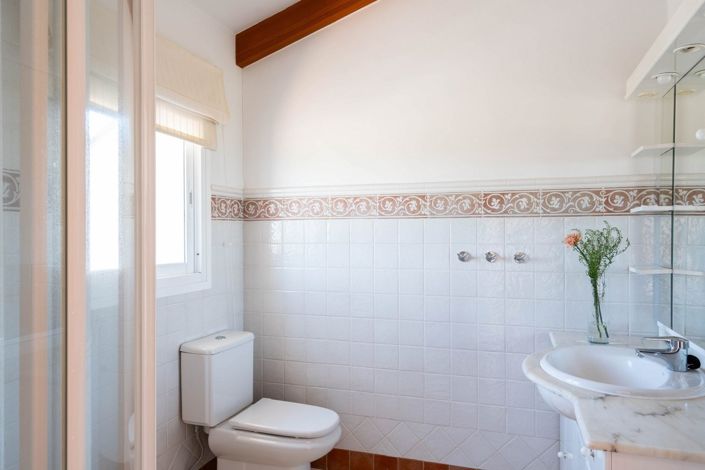 Image No.24-4 Bed Townhouse for sale