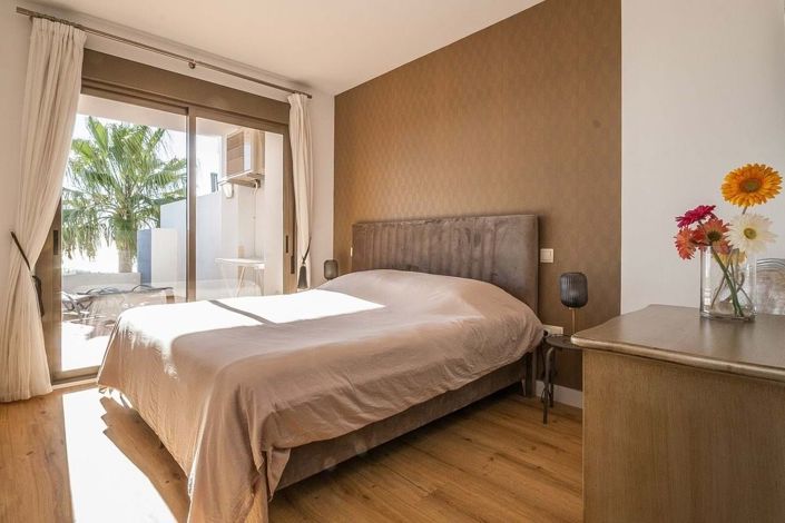 Image No.20-2 Bed Apartment for sale