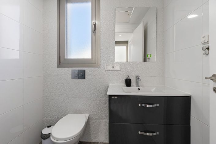 Image No.15-4 Bed Villa for sale