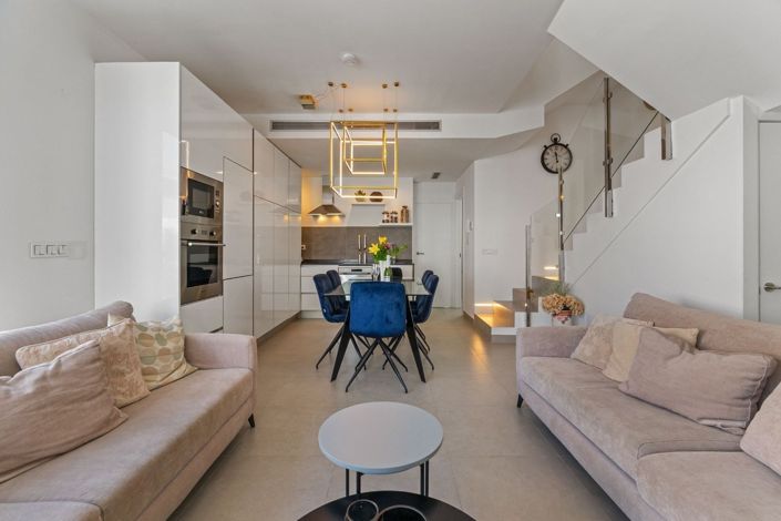 Image No.2-4 Bed Villa for sale