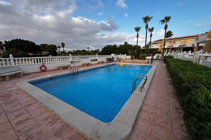 Image No.13-4 Bed Semi-Detached for sale