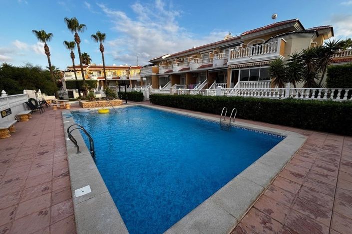 Image No.2-4 Bed Semi-Detached for sale