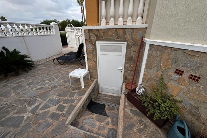 Image No.20-4 Bed Semi-Detached for sale