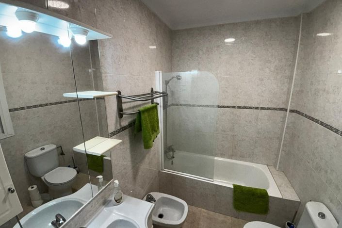 Image No.30-4 Bed Semi-Detached for sale