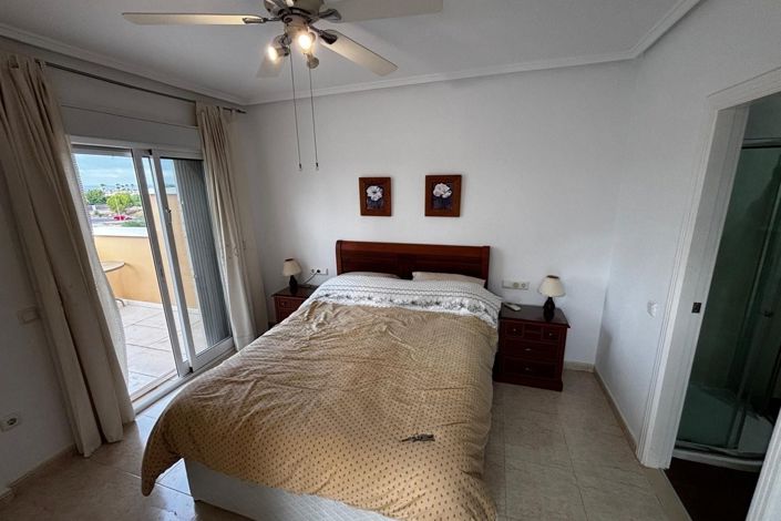 Image No.32-4 Bed Semi-Detached for sale