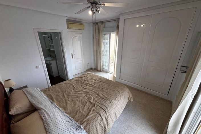 Image No.36-4 Bed Semi-Detached for sale