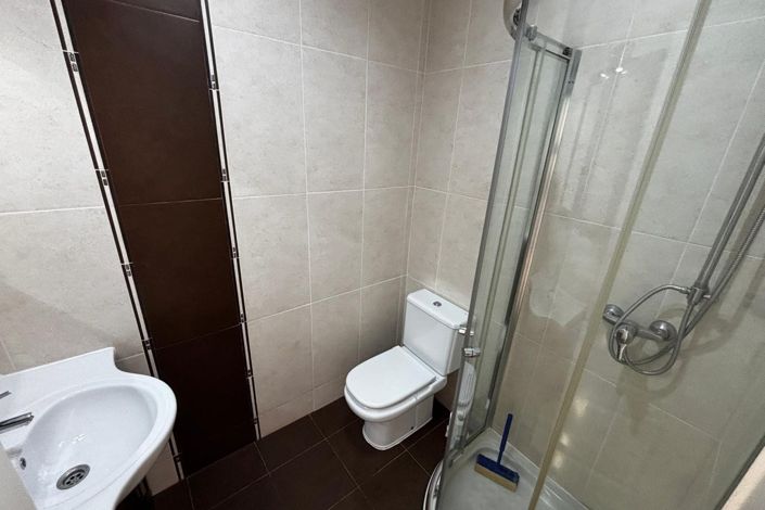 Image No.41-4 Bed Semi-Detached for sale