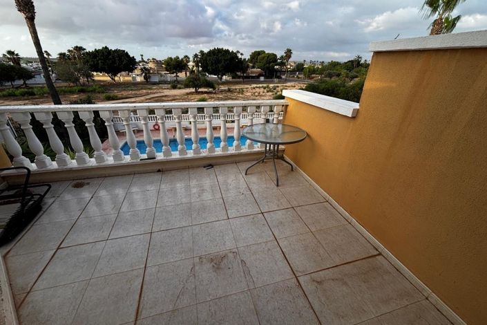 Image No.42-4 Bed Semi-Detached for sale