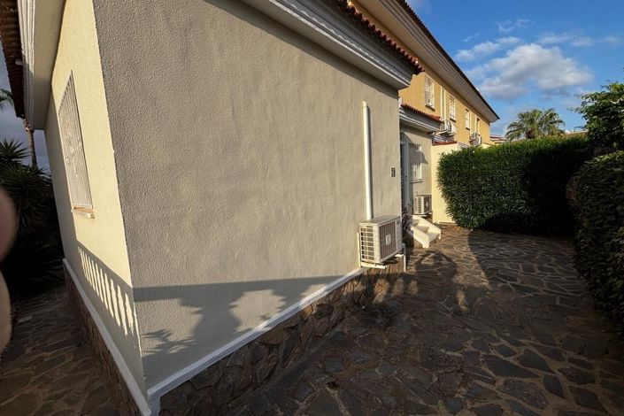 Image No.43-4 Bed Semi-Detached for sale