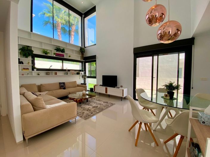 Image No.15-3 Bed Villa for sale