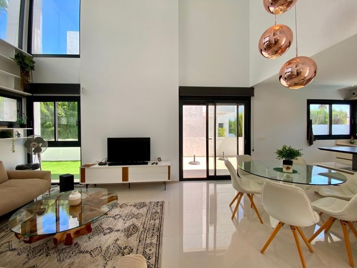 Image No.18-3 Bed Villa for sale