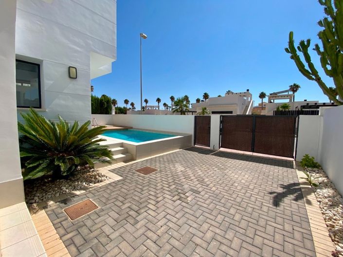 Image No.6-3 Bed Villa for sale