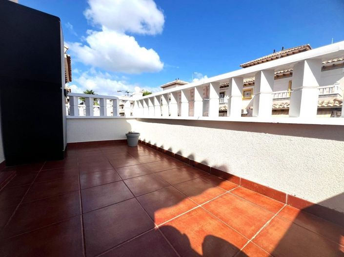 Image No.23-2 Bed Townhouse for sale