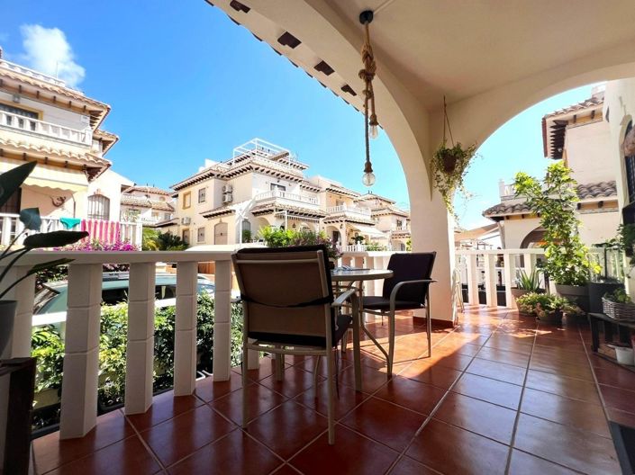 Image No.33-2 Bed Townhouse for sale