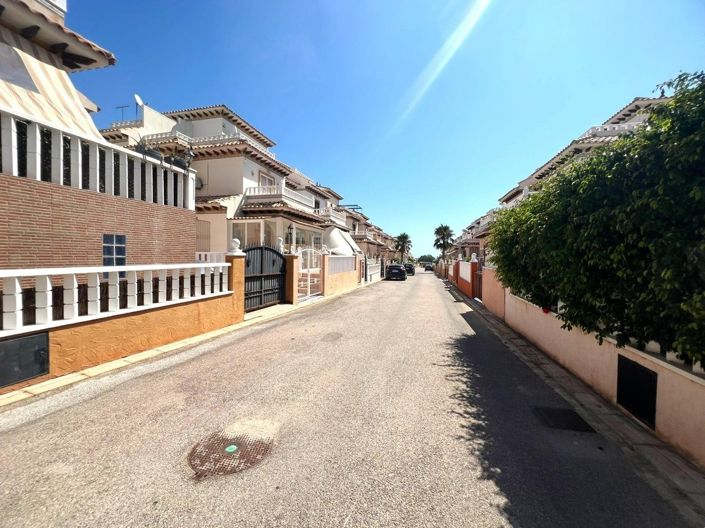 Image No.44-2 Bed Townhouse for sale