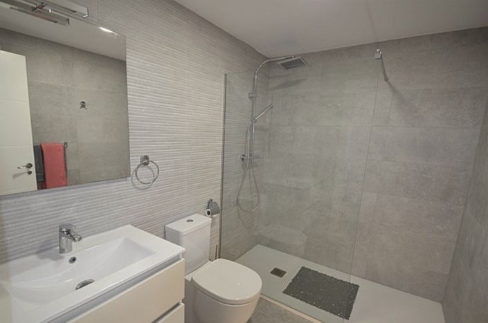 Image No.12-2 Bed Villa for sale