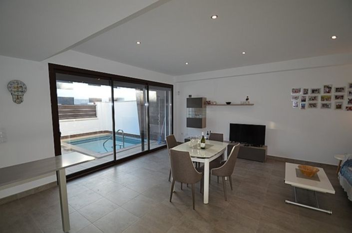 Image No.5-2 Bed Villa for sale