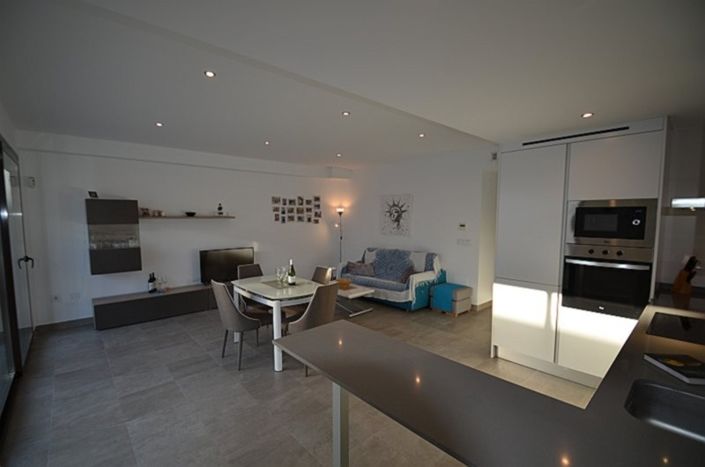 Image No.6-2 Bed Villa for sale