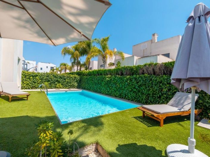 Image No.2-3 Bed Villa for sale