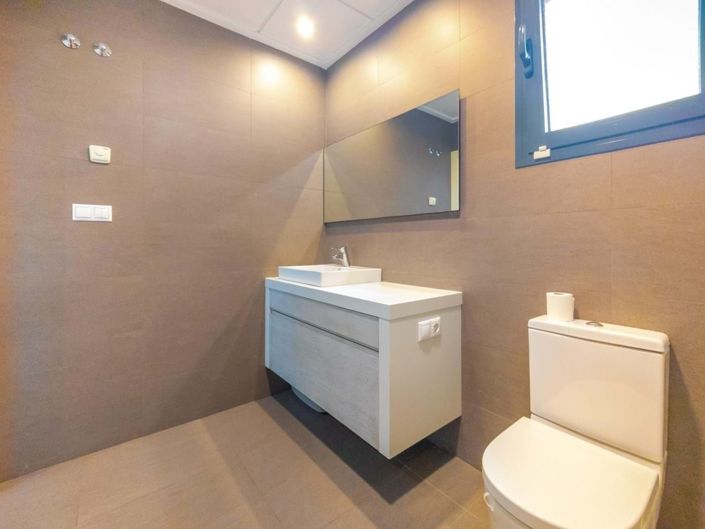 Image No.8-3 Bed Villa for sale