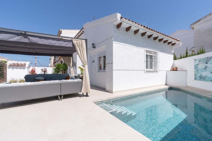 Image No.2-4 Bed Villa for sale