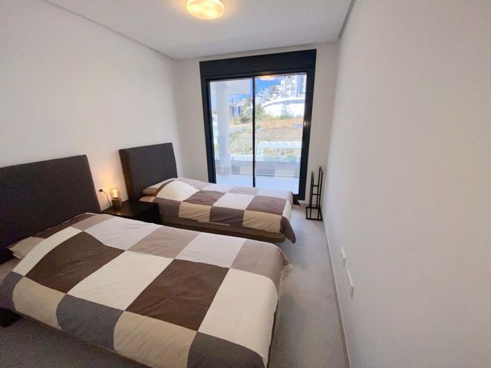 Image No.15-4 Bed Apartment for sale