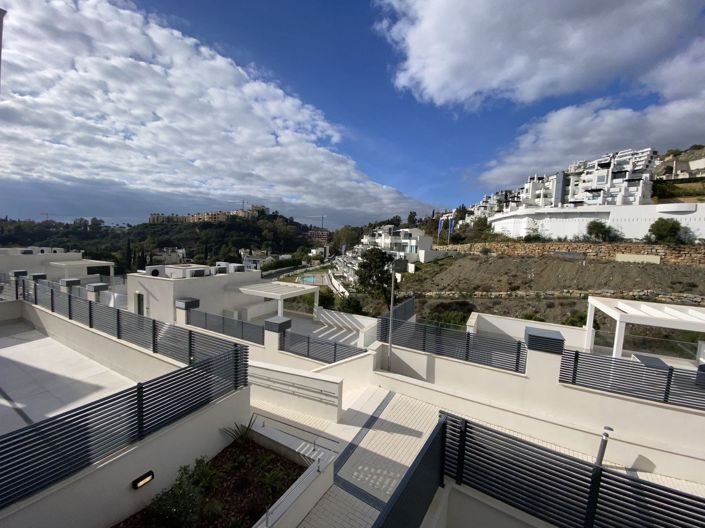 Image No.20-4 Bed Apartment for sale