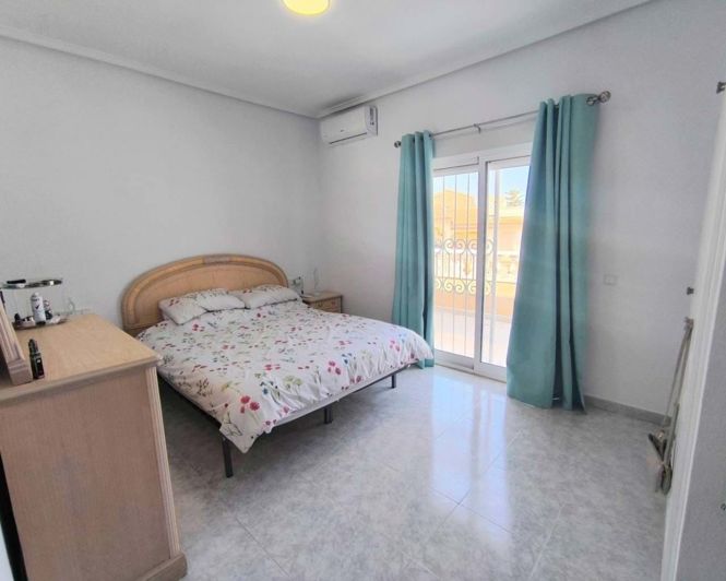 Image No.10-3 Bed Apartment for sale