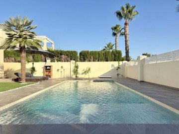 4 Bed Villa for sale