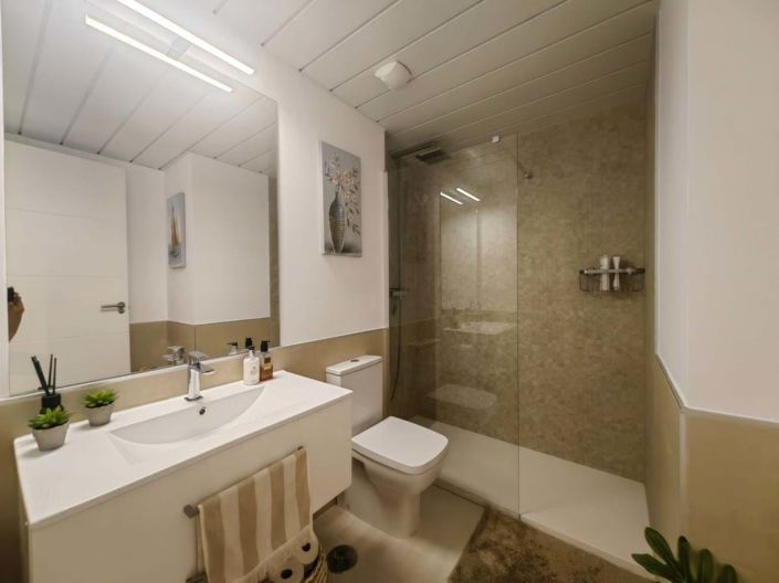 Image No.24-2 Bed Apartment for sale