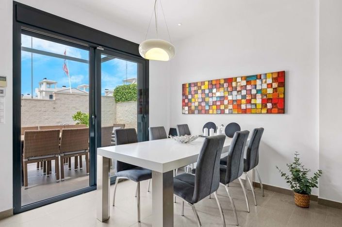 Image No.6-3 Bed Villa for sale