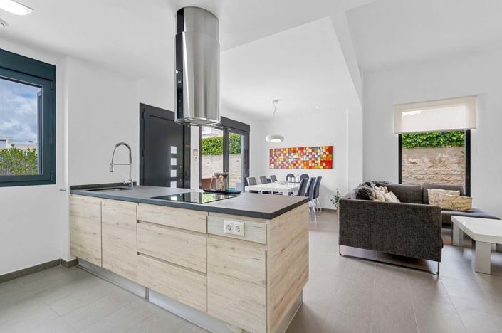 Image No.7-3 Bed Villa for sale