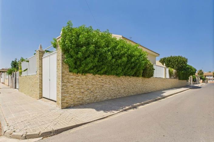 Image No.44-4 Bed Townhouse for sale