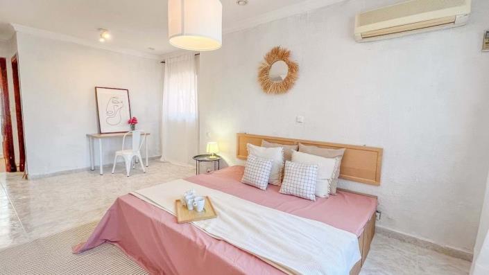 Image No.35-3 Bed Villa for sale