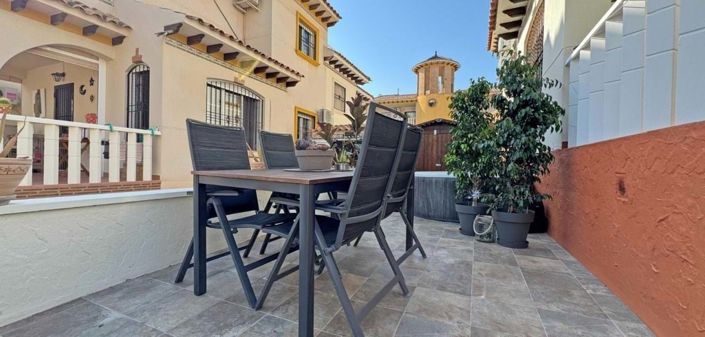 Image No.13-2 Bed Townhouse for sale