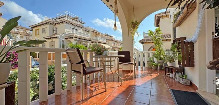 Image No.2-2 Bed Townhouse for sale