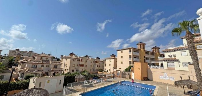 Image No.26-2 Bed Townhouse for sale