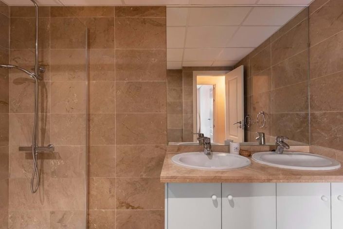 Image No.18-2 Bed Apartment for sale