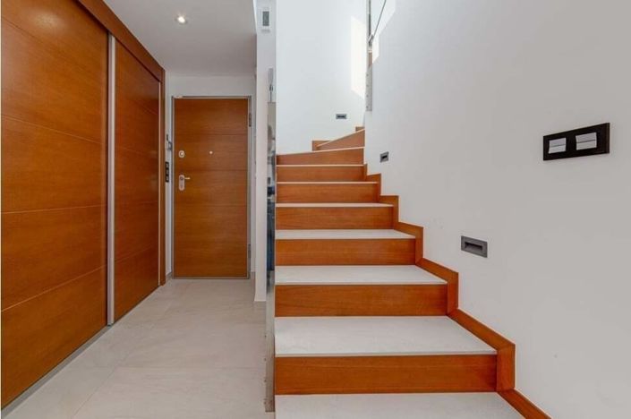 Image No.13-3 Bed Villa for sale