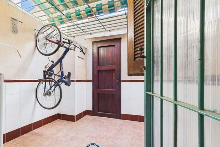 Image No.16-4 Bed Townhouse for sale