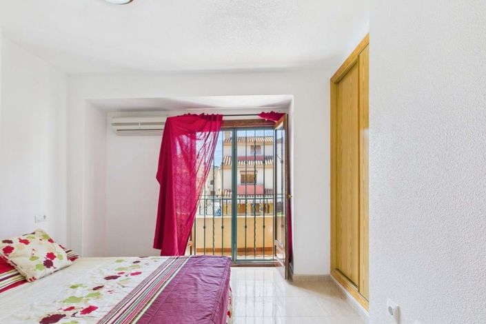 Image No.24-4 Bed Townhouse for sale