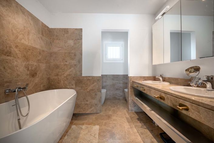 Image No.29-3 Bed Townhouse for sale