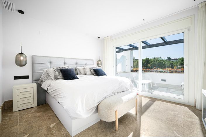 Image No.6-3 Bed Townhouse for sale